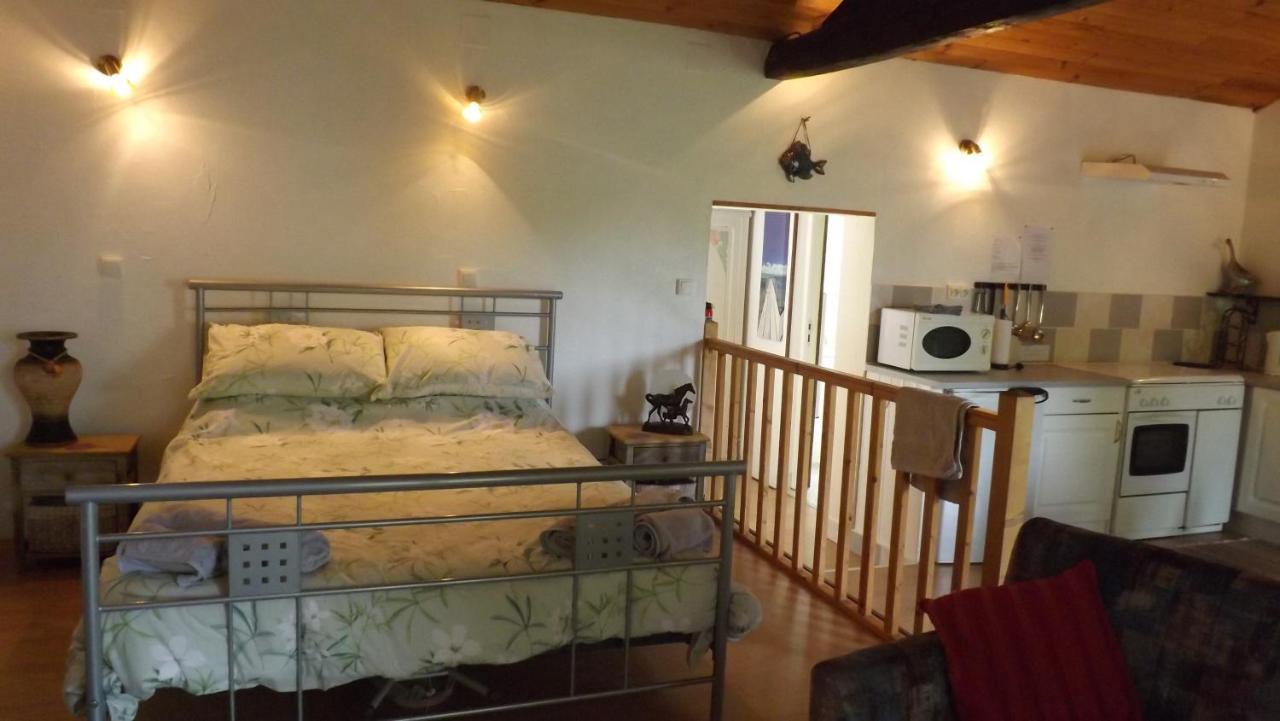 Вилла Breesfalt Gite Accomodation Maisonnais-Sur-Tardoire Экстерьер фото